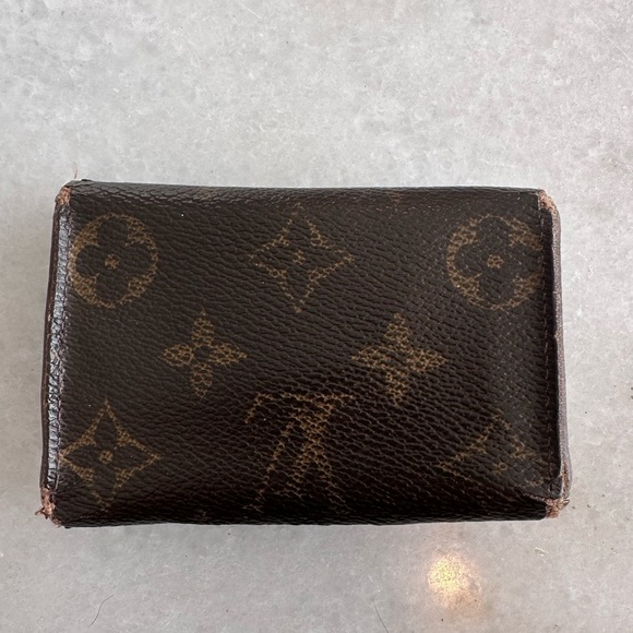 LOUIS VUITTON Monogram 6 Key Holder (CT4127) - Picture 2 of 10